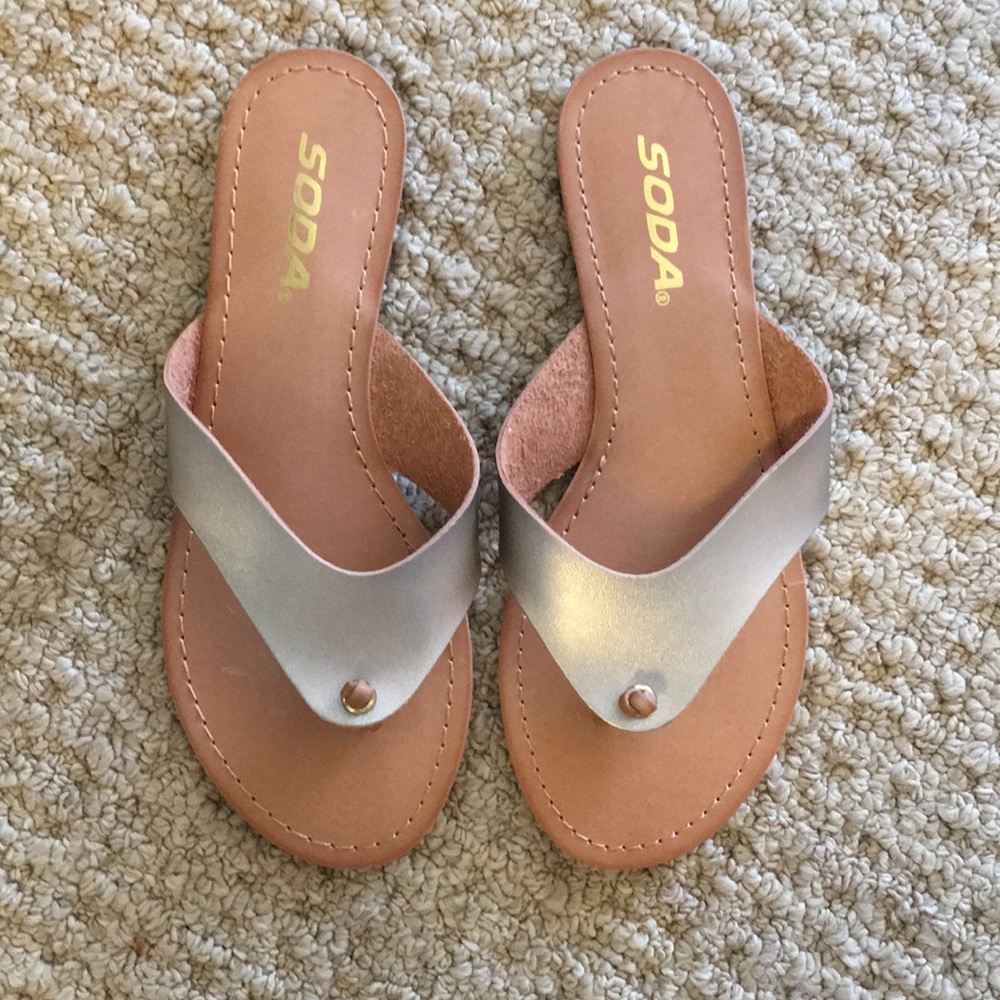 Gold metallic Leather Sandals NEW